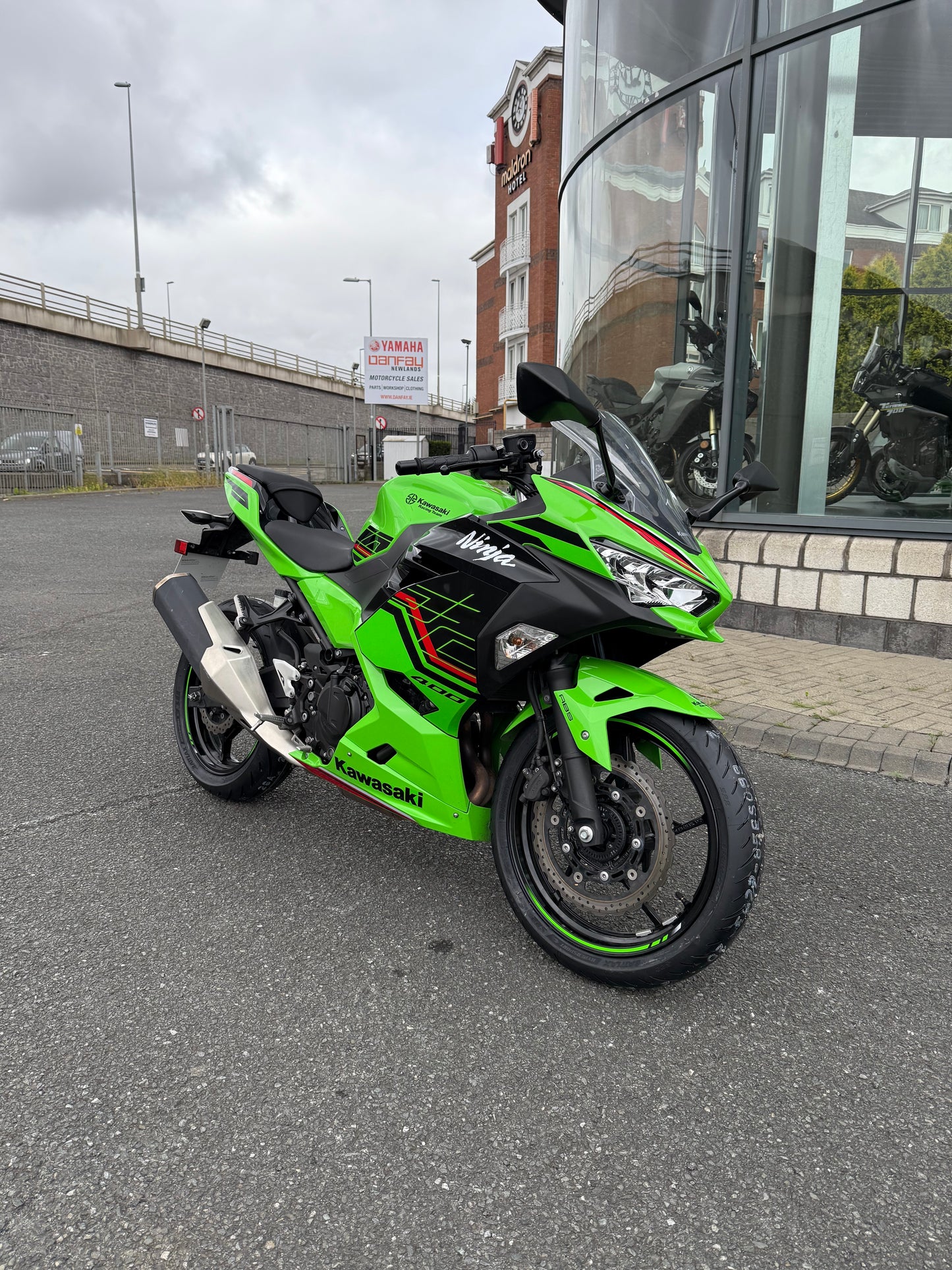 2022 Kawasaki Ninja 400