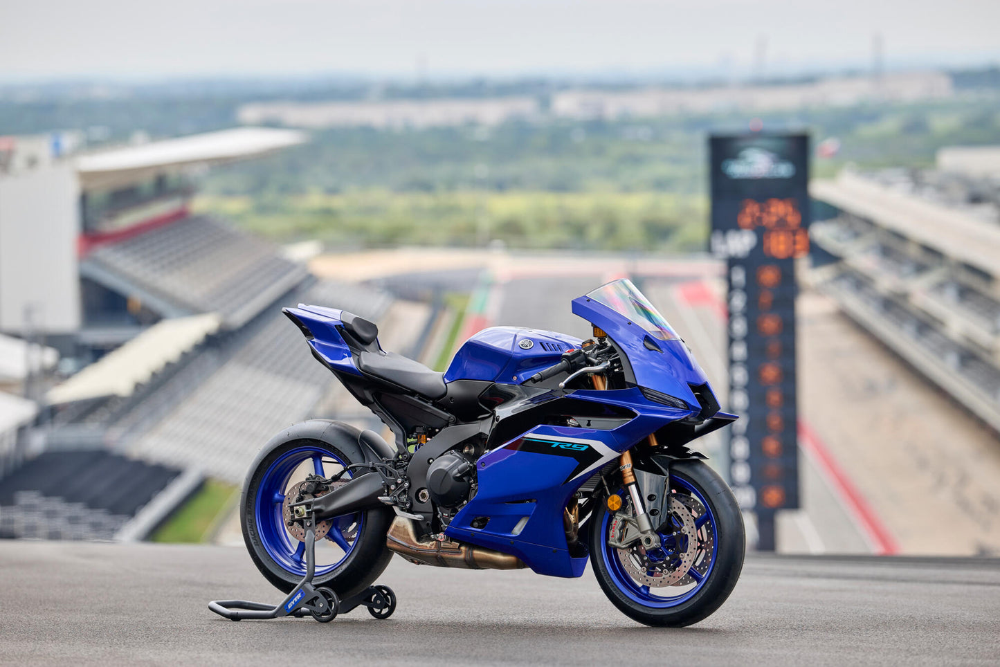 2025 Yamaha R9
