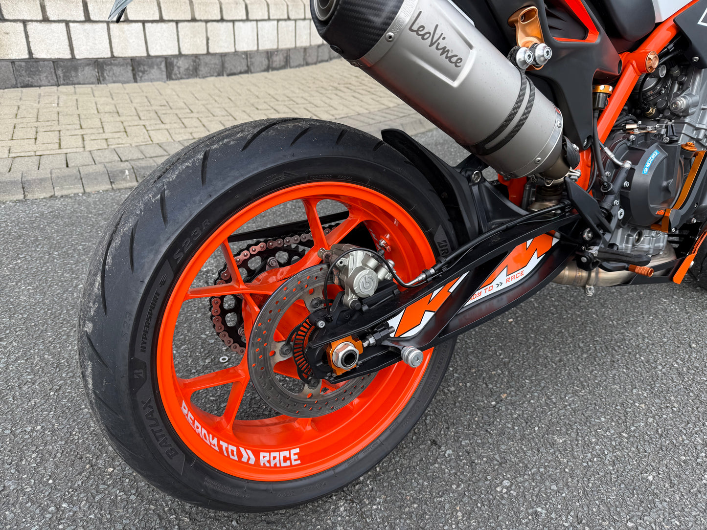 2021 KTM 890 Duke R