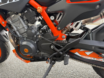 2021 KTM 890 Duke R