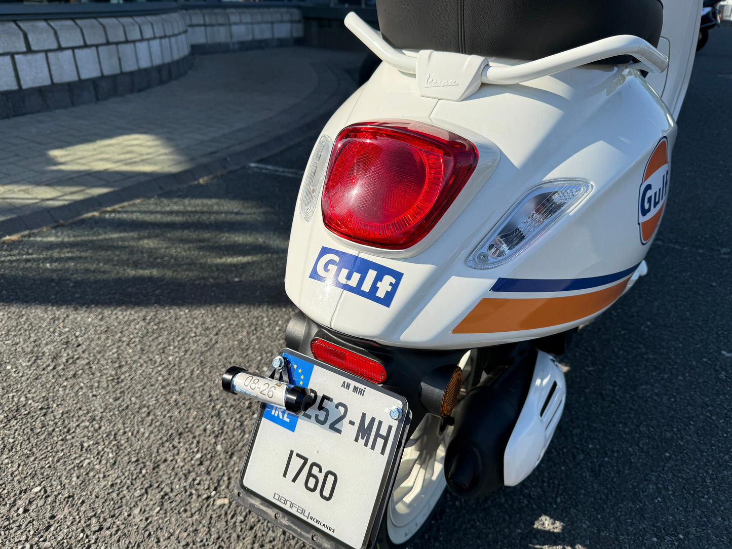 2025 Vespa Sprint 125 - Gulf Edition
