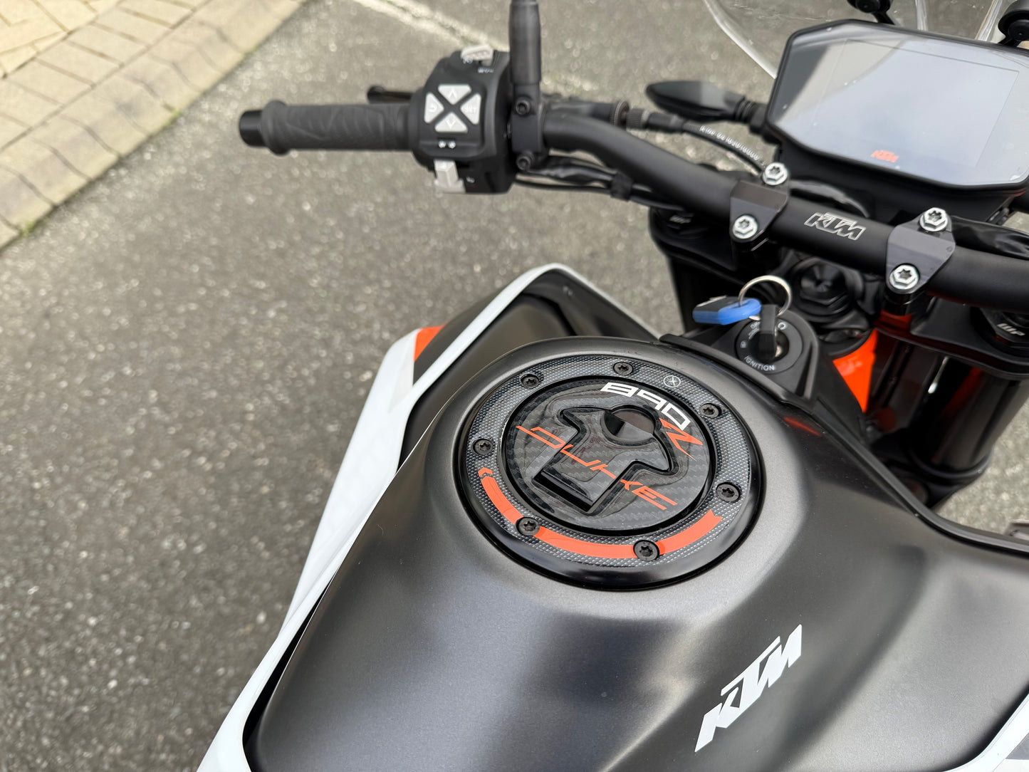 2021 KTM 890 Duke R
