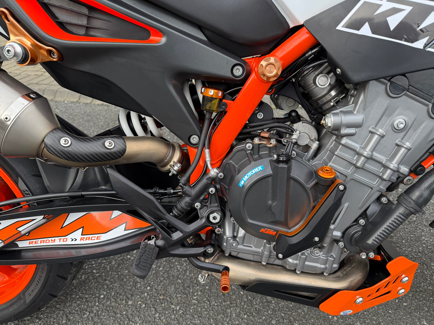 2021 KTM 890 Duke R