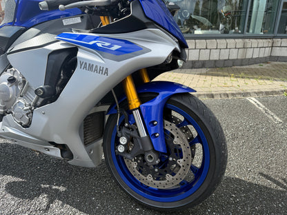 2015 Yamaha YZF-R1