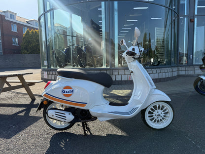2025 Vespa Sprint 125 - Gulf Edition