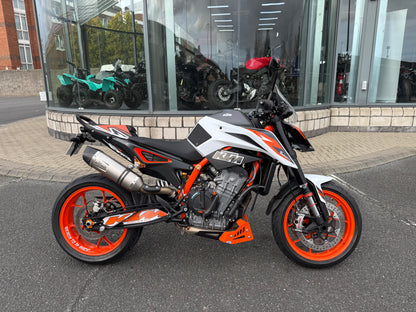 2021 KTM 890 Duke R