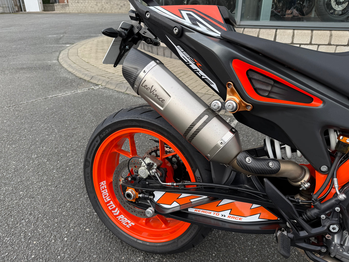2021 KTM 890 Duke R