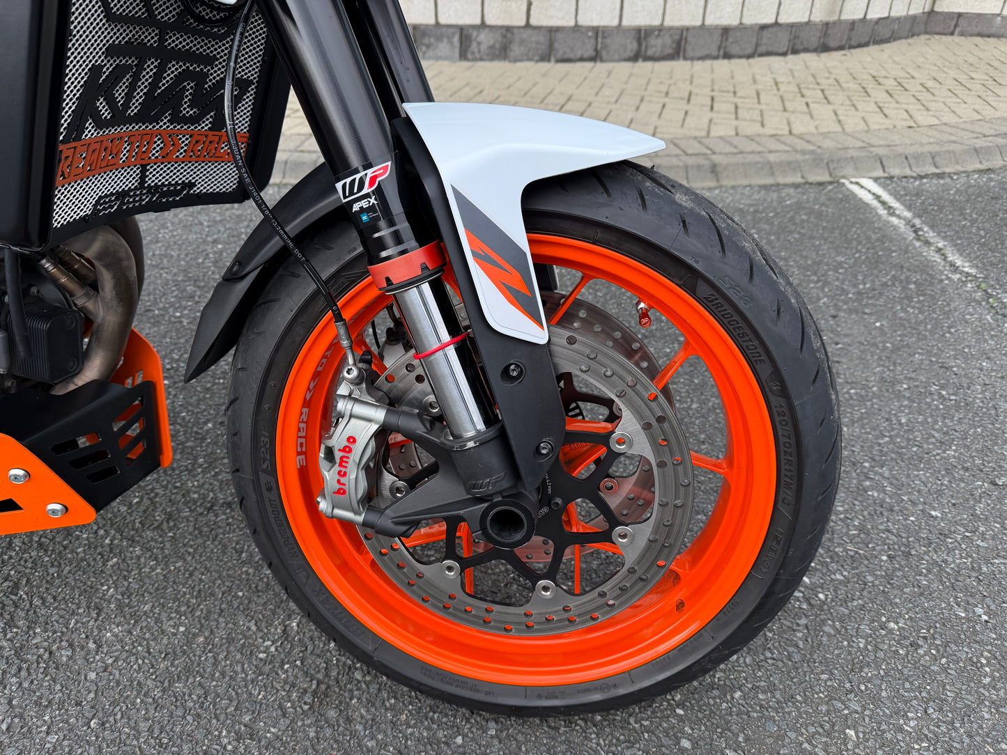2021 KTM 890 Duke R